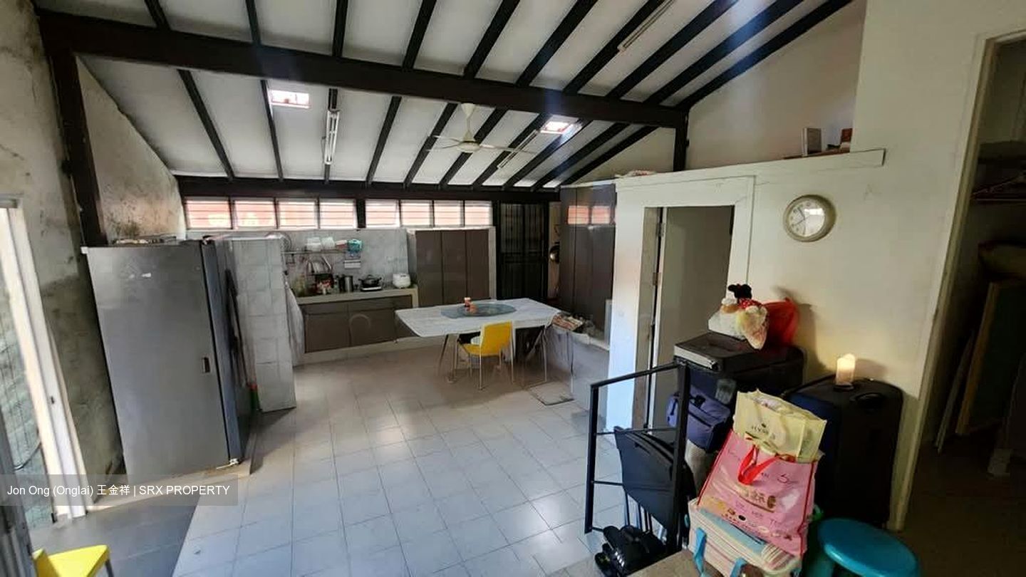 Lorong 14 Geylang (D14), Terrace #584990701
